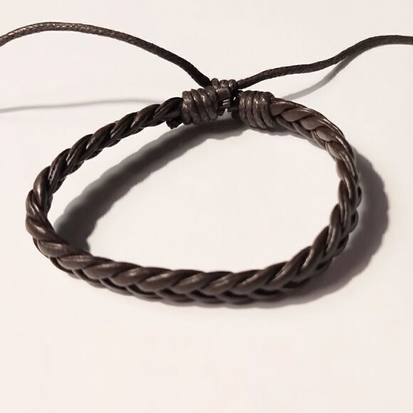 None Other - Men's bracelet leather braided brown new d39